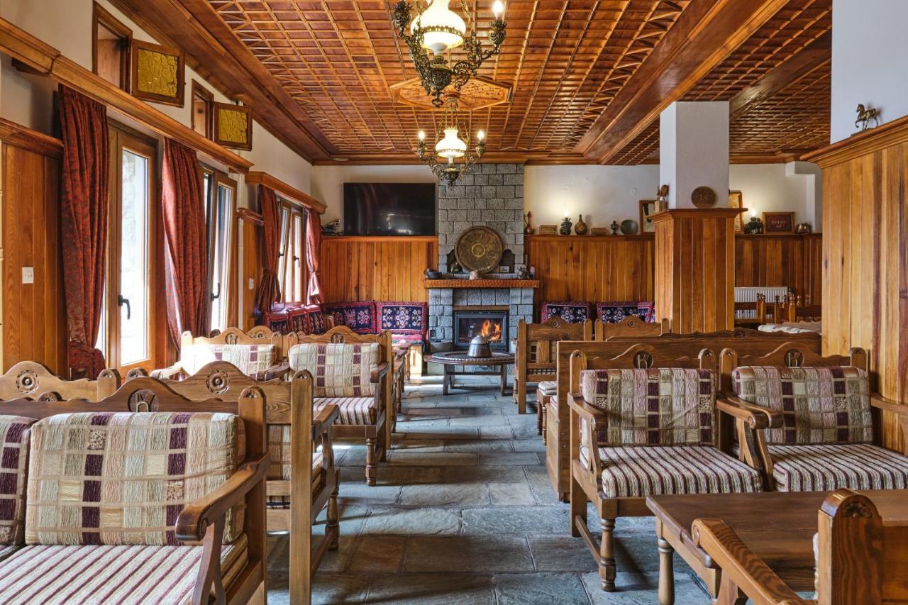 Hotel Victoria Metsovo Exteriör bild