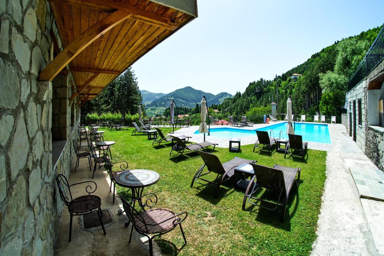 Hotel Victoria Metsovo Exteriör bild