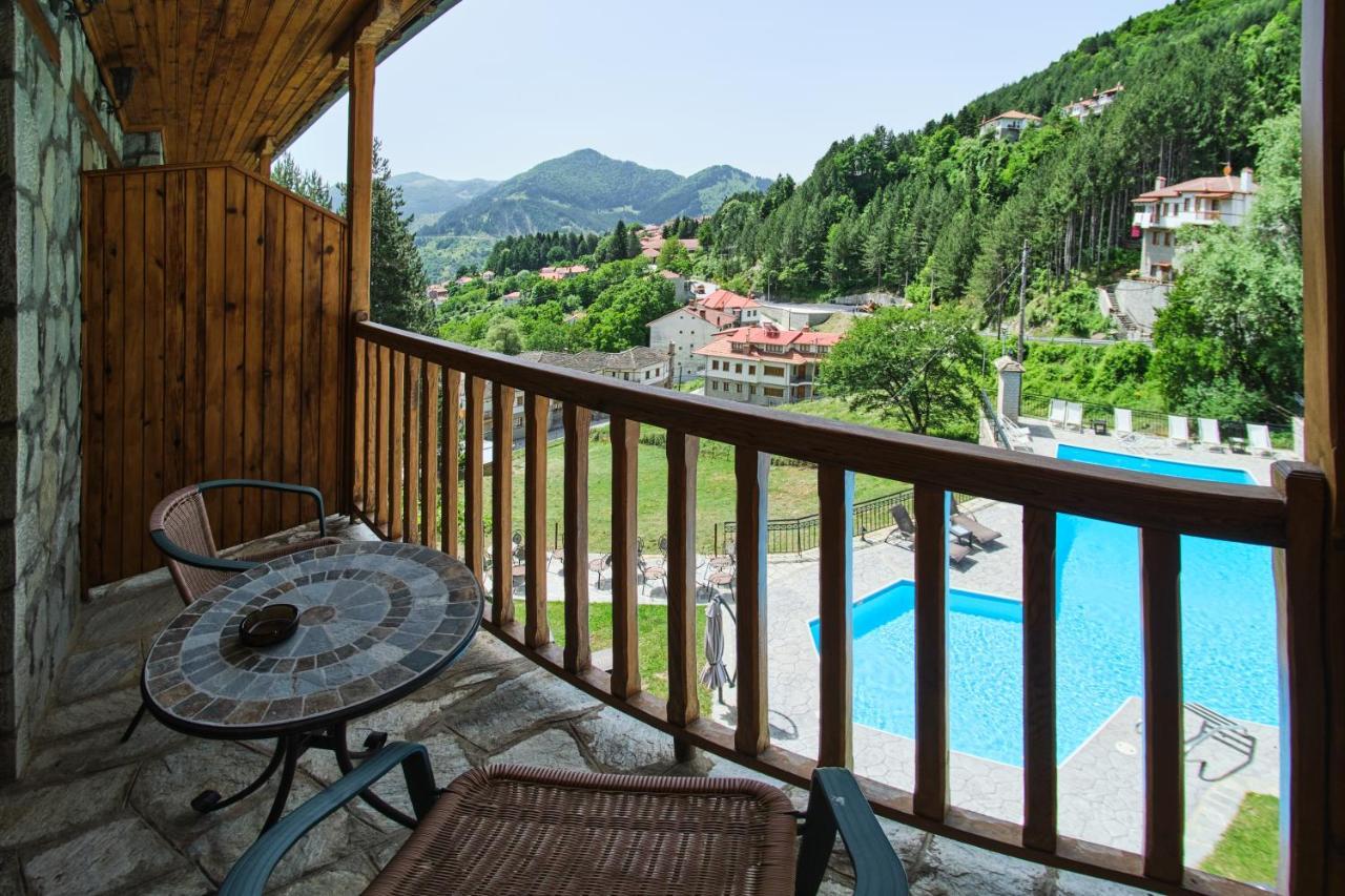 Hotel Victoria Metsovo Exteriör bild