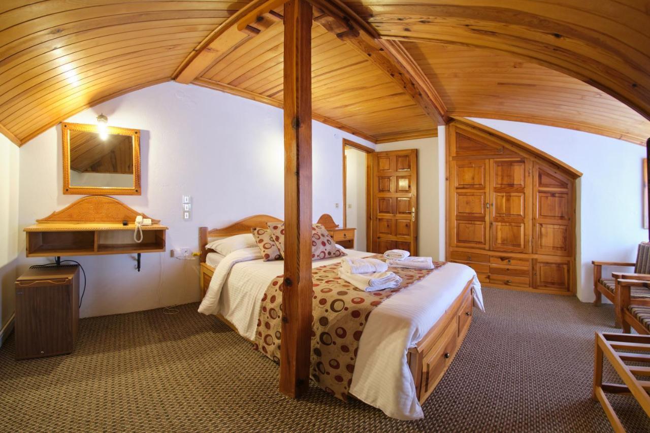 Hotel Victoria Metsovo Exteriör bild